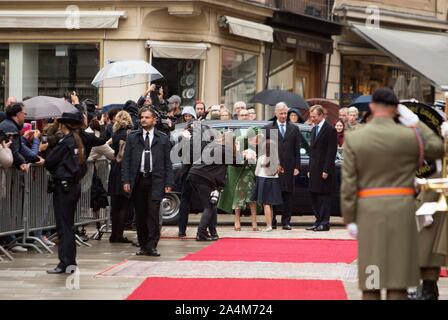Luxemburg, Luxemburg. 15 Okt, 2019. King Filip und Königin Mathilde von Belgien von Großherzog Henri von Luxemburg an das Großherzogliche Palais in Luxemburg am 15. Oktober 2019 begrüßt, für die Begrüßungszeremonie auf dem 1. eines 3 Tage Statevisit von Belgien nach Luxemburg Credit: Albert Ph-van der Werf/Niederlande/Point de Vue |/dpa/Alamy leben Nachrichten Stockfoto