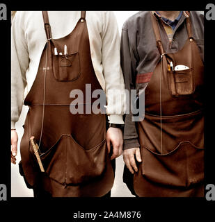 GrÃ¼NerlÃ'kka/Grunerlokka: Schürze aus Leder. Lineal in der Tasche. Stockfoto