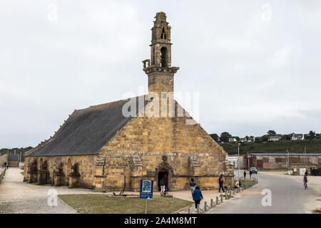 Camaret-sur-Mer, Frankreich. Die Chapelle Notre-Dame-de-Rocamadour (Madonna von Rocamadour Kapelle), eine Römisch-katholische Kirche in der sillon Stockfoto