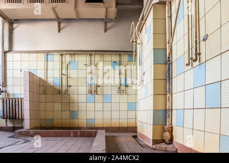 Alte DDR-Zimmer Dusche Stockfoto