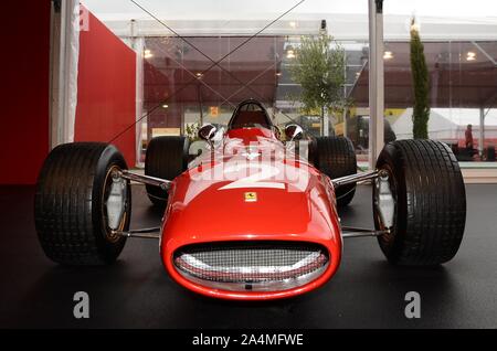 MUGELLO, IT, Oktober 2017: Vintage Ferrari F1 312 1967 von Lorenzo Bandini und Chris Amon in der Paddock Show von Ferrari Jubiläum 1947-2017 in Mugello Stockfoto