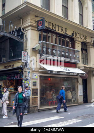 Eingang zur Fußgängerzone Gasse von Boutiquen, Bars, Cafes, Restaurants und Bistros in Mitte Place Melbourne Victoria Australien Stockfoto