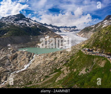 Luftaufnahme der Rhone Gletscher schmelzen und den Gletschersee in den Schweizer Alpen Stockfoto