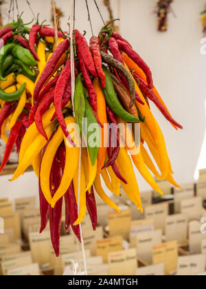 Frische chilis auf dem Markt Stockfoto