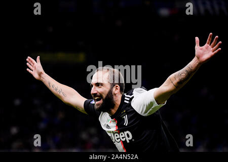 Juventus Spieler Gonzalo Higuaín während des Inter-Juventus Fußballspiel im Stadion San Siro Stockfoto