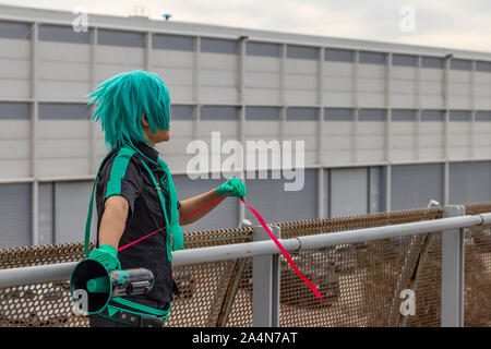 Rom, Italien, 5. April 2019, Comic und Cosplayer Veranstaltung namens 'Romix'. Medium Schüsse eines jungen homosexuellen Mann in japanischen Outfits. Hard Core Fans. Stockfoto