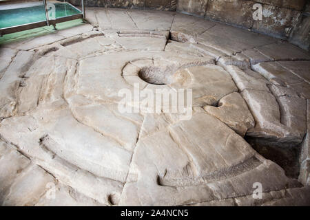 Athen, Griechenland - April, 2018: das Innere des Turms der Winde oder die Horologion von Andronikos Kyrrhestes ein achteckiger Pentelic Marmor clocktower in Stockfoto