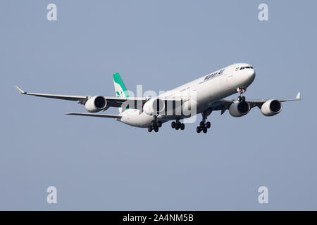 Istanbul/Türkei - 28. März 2019: Mahan Air Airbus A340-600 EP-MMF Passagierflugzeug der Landung am Flughafen Istanbul Atatürk Stockfoto