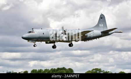 Royal Canadian Air Force Lockheed CP-140 Aurora Ankunft in RAF Fairford für das Royal International Air Tattoo 2019 Stockfoto