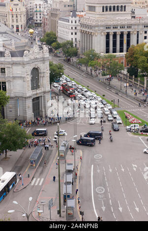 Masse der Demonstranten marschieren in Madrid, Spanien Stockfoto