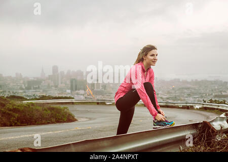 Runner auf der Spitze der Twin Peaks Stockfoto