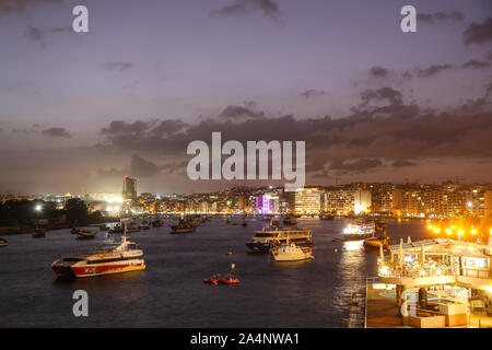Eine allgemeine Ansicht von Sliema, direkt am Wasser auf der Insel Malta Stockfoto