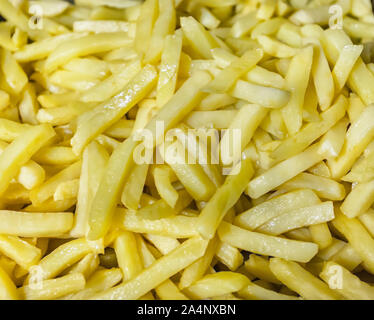 Kartoffelchips, bereit für den Kochvorgang zu gehen Stockfoto