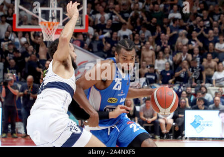Charles Cooke III, De'Longhi Treviso, während Fortitudo Bologna vs De Longhi Warenkorb Treviso, Bologna, Italien, 13. Okt. 2019, Basketball Italienisch Warenkorb Stockfoto