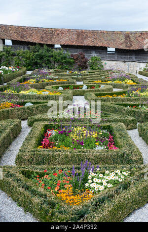 Gärten im Schloss Greyerz, Gruyères, Freiburg, Schweiz Stockfoto