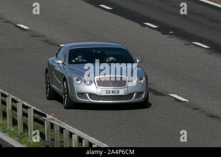 2008 Bentley Continental GT Speed EIN; Reisen auf der Autobahn M6 in der Nähe von Preston in Lancashire, Großbritannien Stockfoto