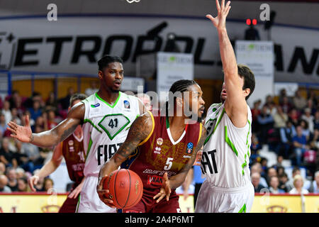 Venezia, Italien. 15 Okt, 2019. Julyan Stein von Umana Reyer Venezia, Italien, während Umana Reyer Venezia vs Tofas Bursa - Basketball EuroCup Meisterschaft - Credit: LPS/Alessio Marini/Alamy leben Nachrichten Stockfoto
