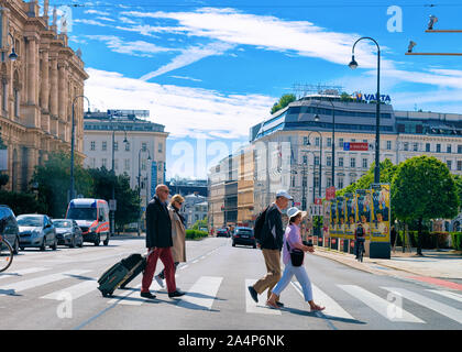 Überqueren von Straßen in Innere Stadt Wien Stockfoto