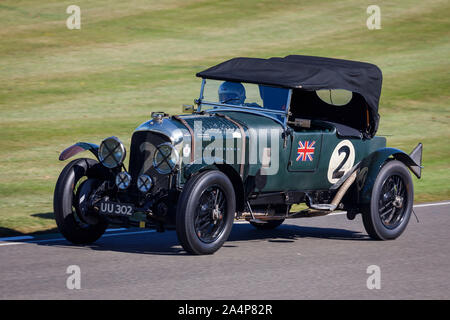 1925 Bentley 3 Liter während der brooklands Trophy mit Fahrer Philip Strickland am 2019 Goodwood Revival, Sussex, UK. Stockfoto