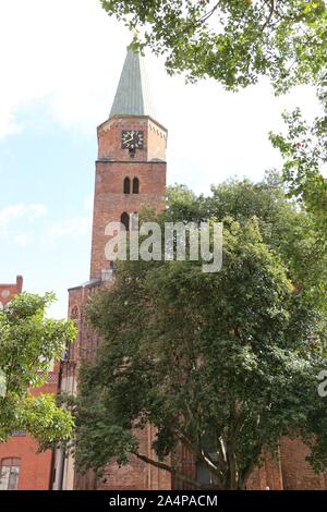 Blick auf den Dom St. Peter und Paul auf der Dominsel der Stadt Brandenburg an der Havel in Ostdeutschland Stockfoto