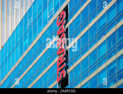 Strabag Bau Firmenlogo mit roten Buchstaben Stockfoto