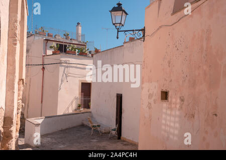 Otranto, Italien, 15. August 2019: Eine herrliche Aussicht auf die Altstadt von Otranto im Sommer Stockfoto