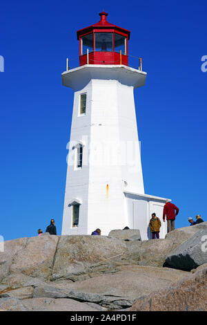 PEGGY'S COVE, Kanada - 6 Oct 2019 - Ansicht der Peggy Point Lighthouse, in Peggy's Cove liegt außerhalb von Halifax, die Hauptstadt der kanadischen Provinz o Stockfoto