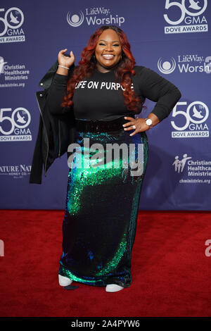 Nashville, Tennessee, USA. 15 Okt, 2019. Tasha Leonard-Cobs Spaziergang auf dem roten Teppich bei der 50 GMA Dove Awards am Linbscome Universität in Nashville, Tennessee am 15. Oktober 2019. Credit: Marty Jean-Louis/Alamy leben Nachrichten Stockfoto