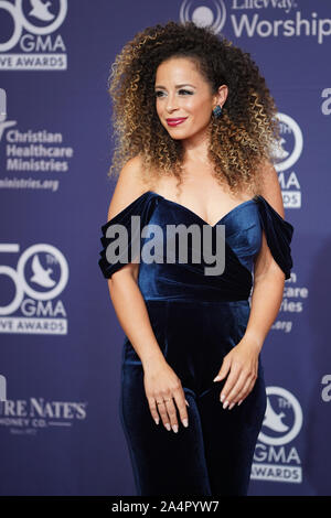 Nashville, Tennessee, USA. 15 Okt, 2019. Spaziergang auf dem roten Teppich bei der 50 GMA Dove Awards am Linbscome Universität in Nashville, Tennessee am 15. Oktober 2019. Photo Credit: Marty Jean-Louis Credit: Marty Jean-Louis/Alamy leben Nachrichten Stockfoto