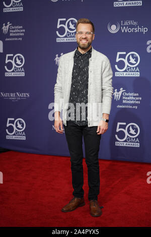 Nashville, Tennessee, USA. 15 Okt, 2019. Josh Wilson Spaziergang auf dem roten Teppich bei der 50 GMA Dove Awards am Linbscome Universität in Nashville, Tennessee am 15. Oktober 2019. Credit: Marty Jean-Louis/Alamy leben Nachrichten Stockfoto