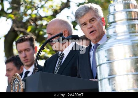 Eigentümer der St. Louis Blues Tom Stillman spricht während einer Veranstaltung vom Präsidenten der Vereinigten Staaten Donald J. Trumpf, wo er die 2019 Stanley Cup Champions im Weißen Haus in Washington, DC, USA am Dienstag, Oktober 15, 2019 geehrt gehostet werden. Credit: Stefani Reynolds/CNP/MediaPunch Stockfoto