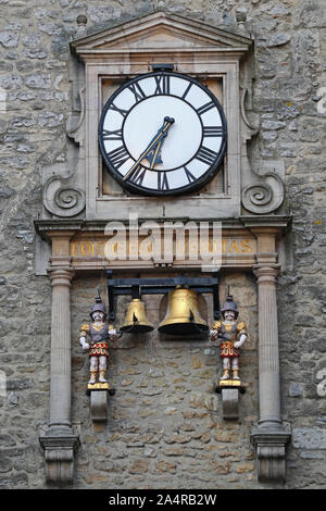 Detail der Uhr auf Carfax oder Saint Martin's Tower für den verbleibenden Teil des 12. Jahrhunderts die Kirche Sankt Martin im Herzen von Oxford Stockfoto