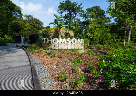 Eingang zu Thomson Naturpark in Singapur. Stockfoto