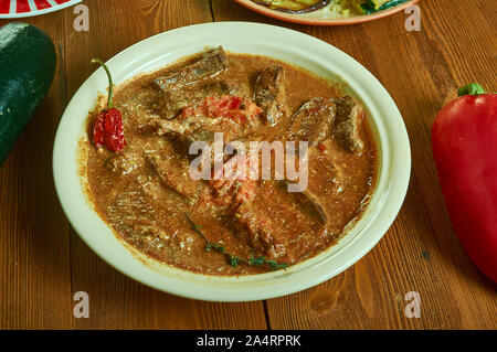 Der fergese Tiirana mit Rindfleisch, Leber, albanische nationale Gerichte Stockfoto