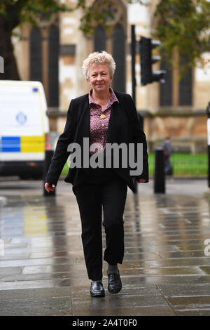 Bezirk Richter Claire Gilham kommt an der britischen Obersten Gericht in London, vor einer Entscheidung über ihre juristische Schlacht zu haben ein "Whistleblowing" Anspruch, an einem Arbeitsgericht gelüftet. Stockfoto