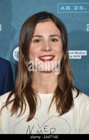 Köln, Deutschland. 14 Okt, 2019. Die Schauspielerin Aylin Tezel in Köln am 14.10.2019 kommt der Film '7500 zum Schirm" auf dem Filmfestival Köln, Internationales Festival für Film und Fernsehen. Credit: Horst Galuschka/dpa/Alamy leben Nachrichten Stockfoto