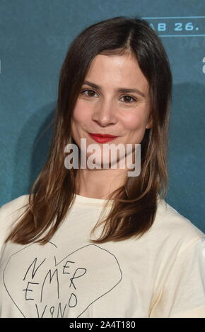Köln, Deutschland. 14 Okt, 2019. Die Schauspielerin Aylin Tezel kommt auf die Vorführung des Films "7500" auf dem Filmfestival Köln, Internationales Festival für Film und Fernsehen. Credit: Horst Galuschka/dpa/Alamy leben Nachrichten Stockfoto