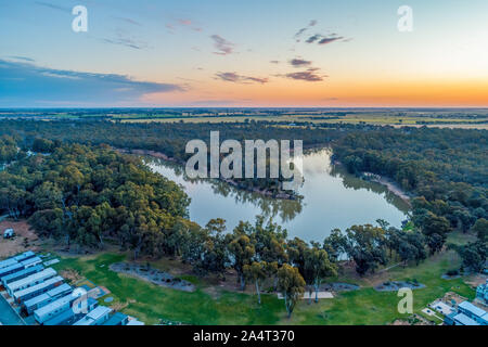 Holiday Park Kabinen am Ufer des Murray River in Moama, NSW, Australien Stockfoto