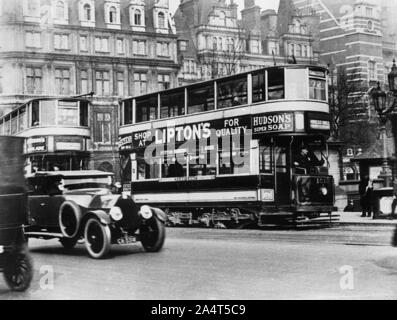 London Tram mit Lancia circa 1919. Stockfoto