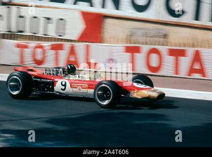 Lotus 49, Blattgold, von Graham Hill an der Grand Prix von Monaco 1968 angetrieben. Stockfoto