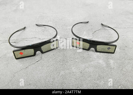 3D-Brille. filletley. auf Beton. Platz zum Schreiben Stockfoto