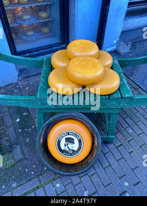 Amsterdam, Niederlande - Oktober 2,2019: Henri Willig cheese shop. Seit über 40 Jahren, Henri Willig produziert der traditionellen Käse in seiner eigenen c Stockfoto