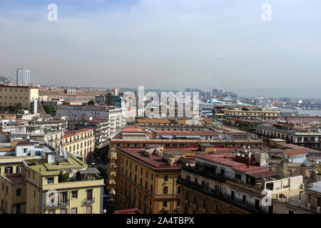 Neapel, Italien - 16. September 2019: Panorama der Stadt von Neapel Stockfoto