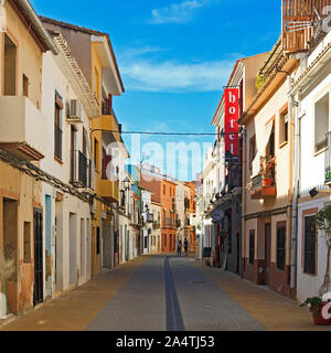 Fontella Straße in der Nähe der Hafen von Dénia, Spanien Stockfoto