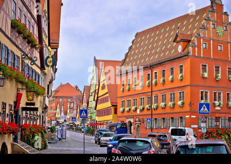 Bunte deutsche Fassaden der historischen Altstadt von Dinkelsbühl, Romantische Straße von Bayern Region in Deutschland Stockfoto