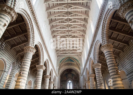 Italienische gotischen Kathedrale Santa Maria Assunta (Kathedrale der Himmelfahrt der Jungfrau Maria) im historischen Zentrum von Orvieto, Umbrien, Italien. Au Stockfoto