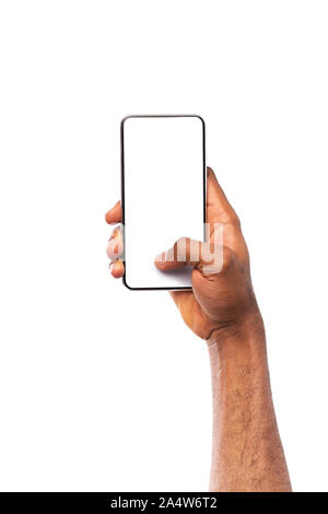 Mockup Bild der schwarzen Hand Smartphone mit leerer Bildschirm Stockfoto