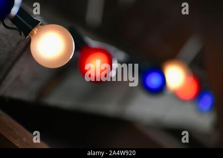 Lichterkette durch eine überdachte Brücke, Indiana State Fair, 2019 Stockfoto
