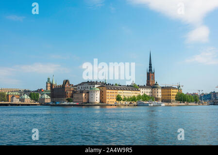 Riddarholmen Stockholm, Blick im Sommer über Riddarfjärden zur malerischen Riddarholmen-Insel im Zentrum der Stadt Stockholm, Schweden. Stockfoto