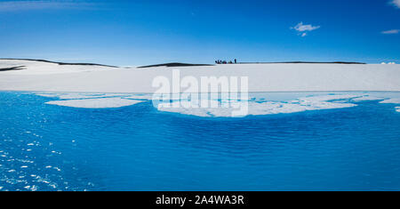 Blue Pools von Schmelzwasser, Kisubotnar, in der Nähe von Hofsjokull Ice Cap, Island Stockfoto